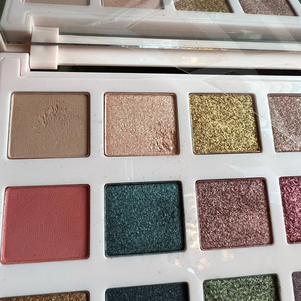 NIB Ciate London The Editor Palette New England